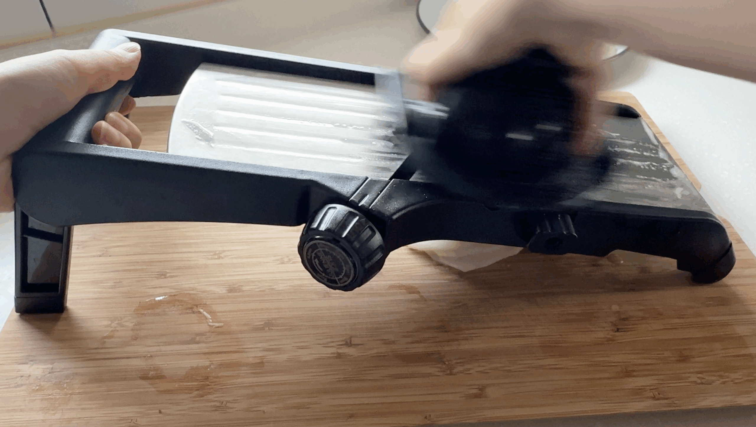 만돌린 슬라이서 가이드: 두께 조절, 줄리엔, 와플 컷까지